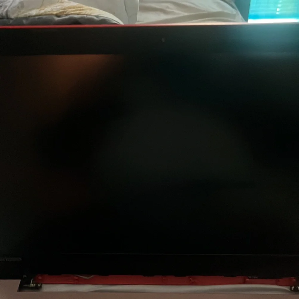 Lenovo computer still works perfectly comes with the charger and a computer bag